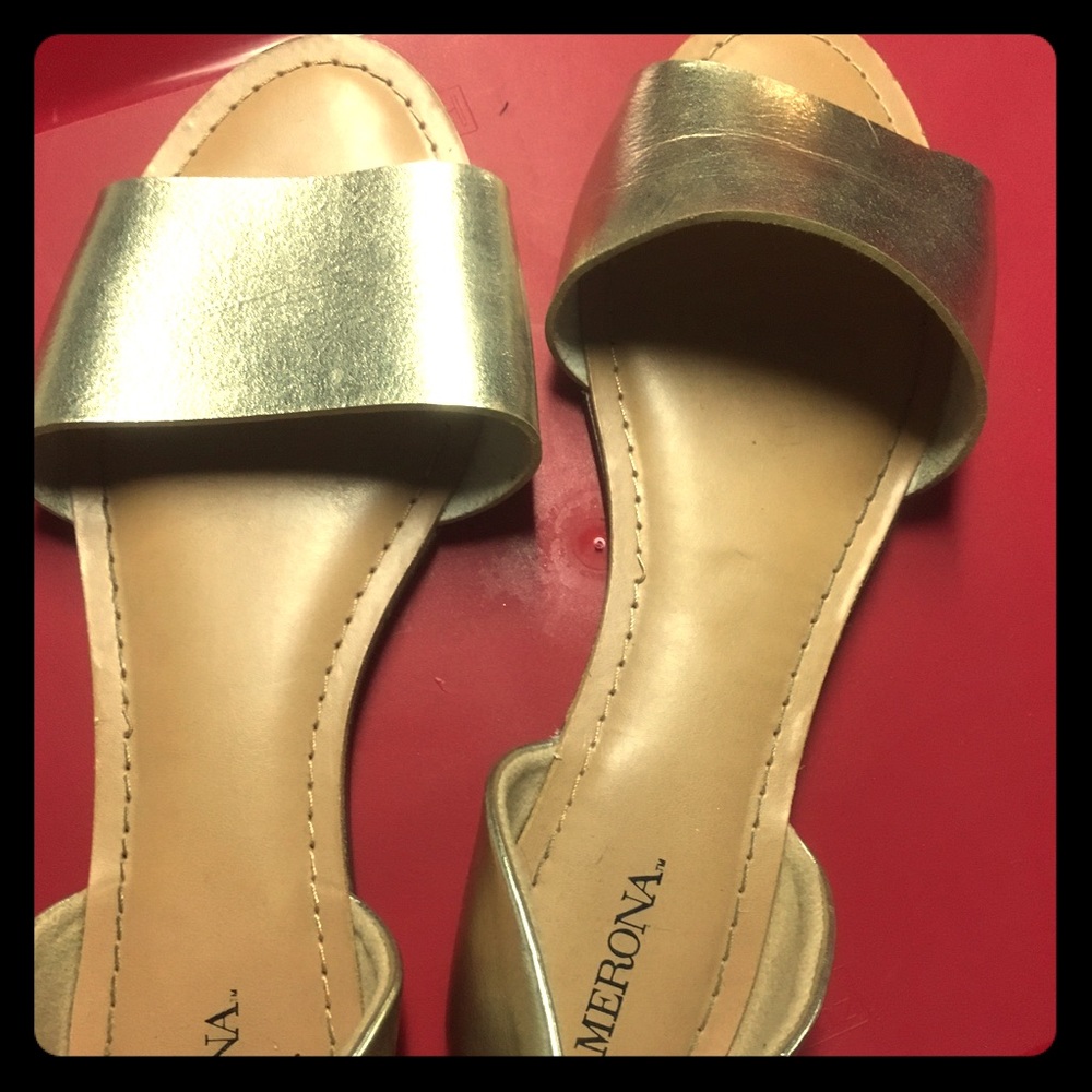 Gold sandals - Picture 1 of 2
